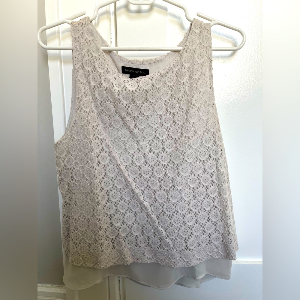 Banana Republic gray top with built-in lining. Great condition - worn once